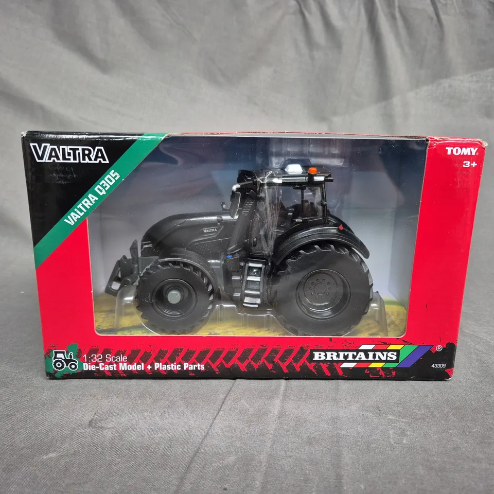 TOMY VALTRA Q305 - SCALE 1:32