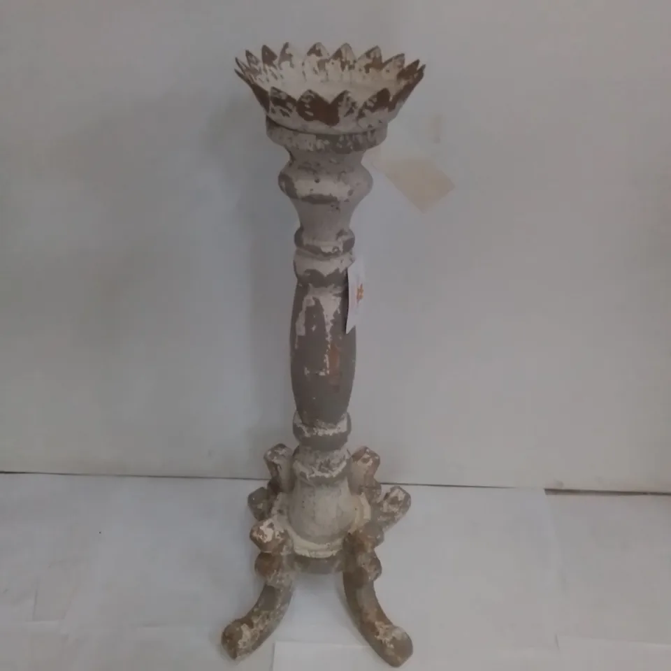 BOXED CLAYRE & EEF WOODEN CANDLE HOLDER (1 BOX)