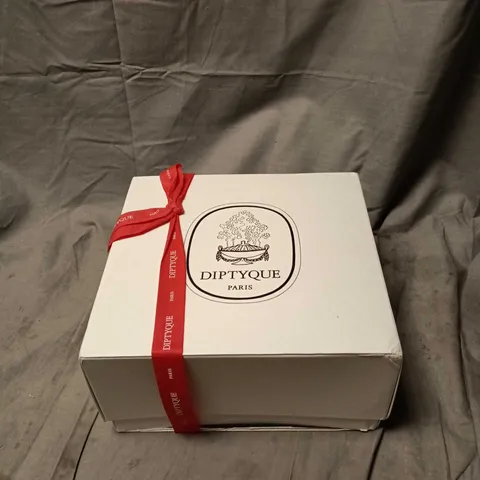 DIPTYQUE PARIS GIFT BOX SET – FEU DE BOIS CANDLES AND VELVET HAND LOTION