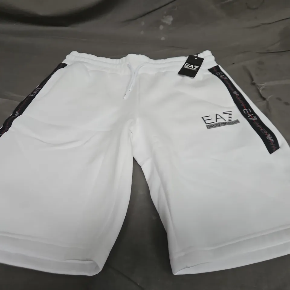 EMPORIO ARMANI CASUAL SHORTS - SIZE L