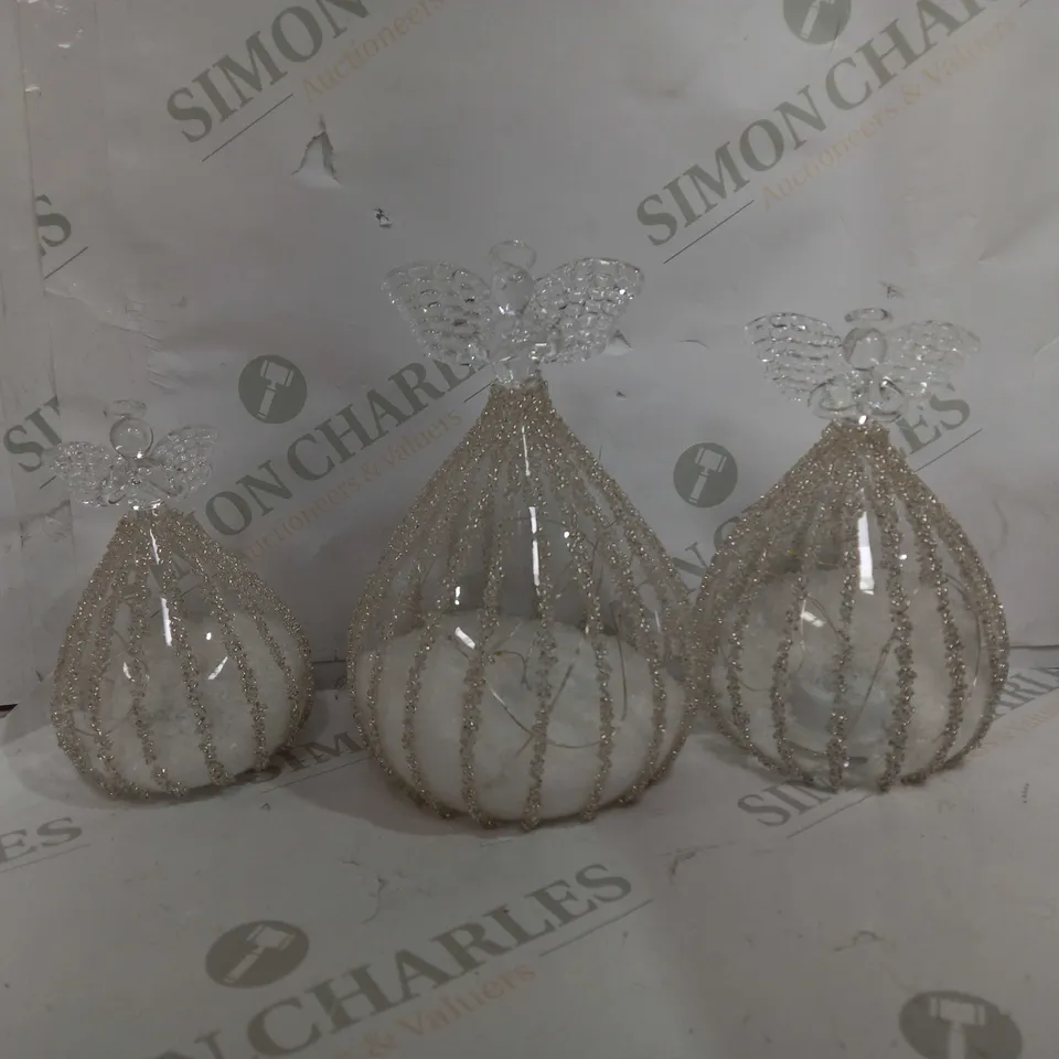 JULIEN MACDONALD SET 3 PRELIT GLASS ANGELS 