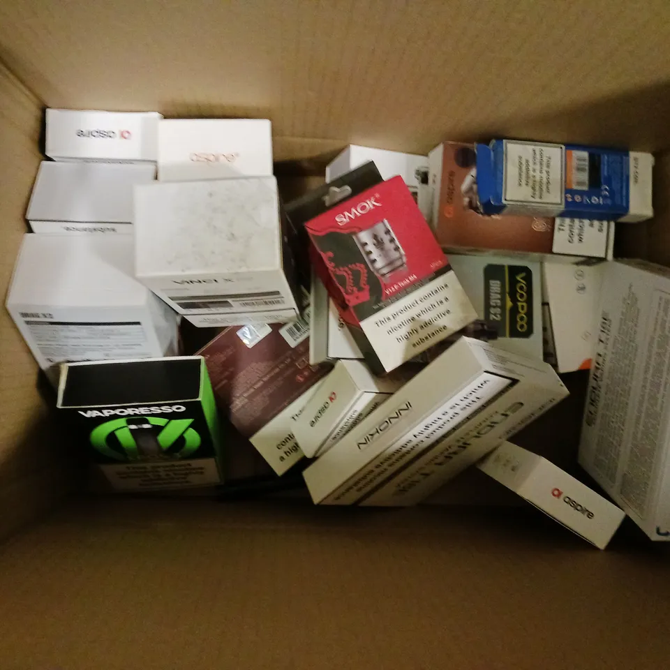 APPROXIMATELY 20 VAPES & E-CIGARETTES TO INCLUDE VOOPOO DRAG H40, INNOKIN ENDURA T18E, VOOPOO ARUS G, ETC