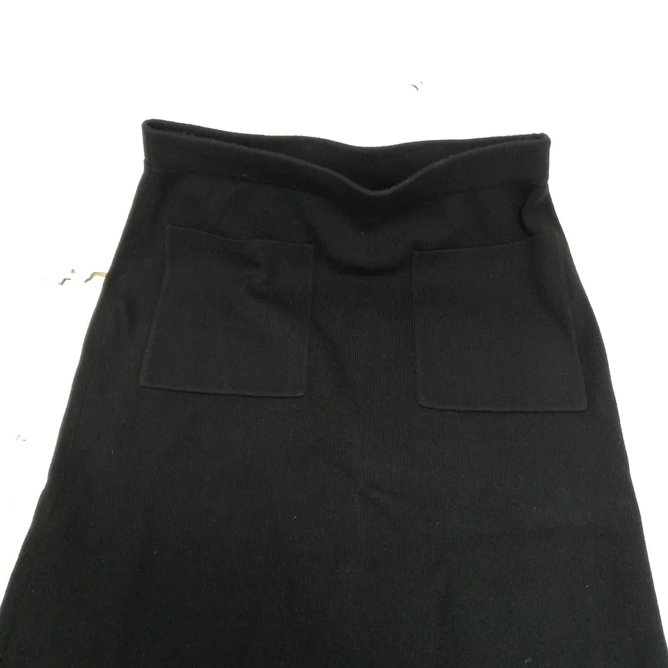 BOX OF APPROXIMATELY 20 ASSORTED CLOTHING PRODUCTS IN VARIOUS SIZES TO INCLUDE SKIRTS, JUMPERS, DRESSES ETC 