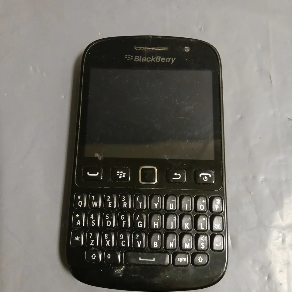 BLACKBERRY 9720 PHONE IN BLACK