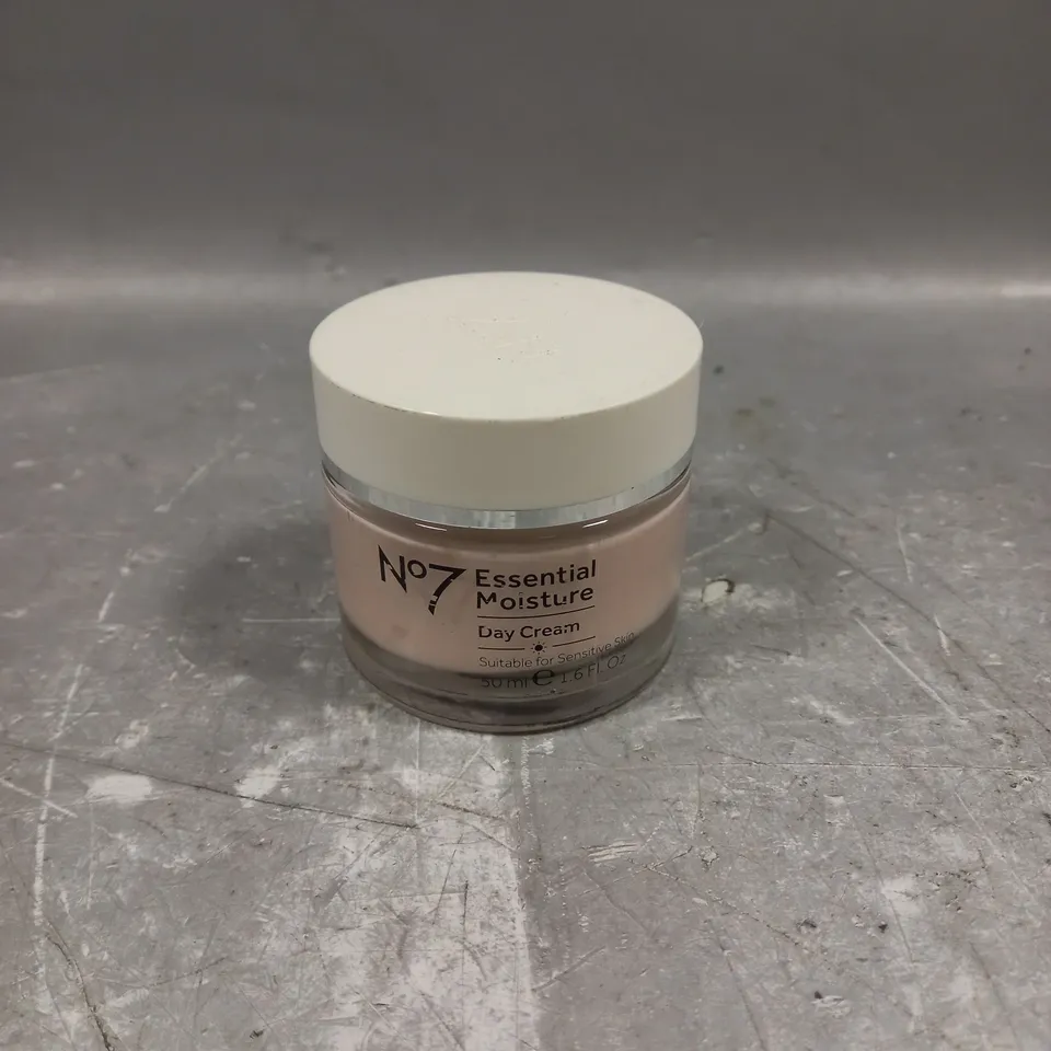 NO7 ESSENTIAL MOISTURE DAY CREAM 50ML