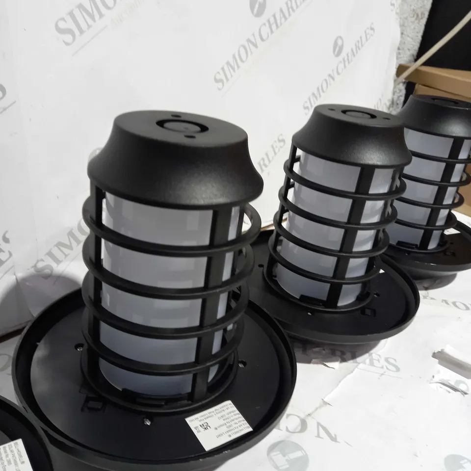 BOXED BELL & HOWELL SOLAR 21 LUMENS DUAL FUNCTION FLAME/WHITE STAKE LIGHTS