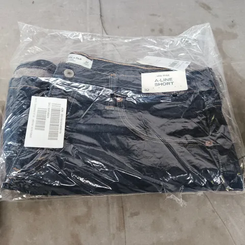 ABERCROMBIE & FITCH MID RISE A-LINE SHORT – WOMEN'S DENIM, UK14 (US32)