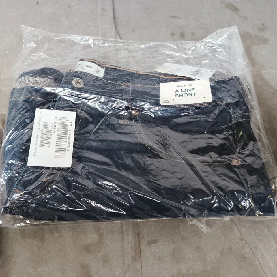 ABERCROMBIE & FITCH MID RISE A-LINE SHORT – WOMEN'S DENIM, UK14 (US32)