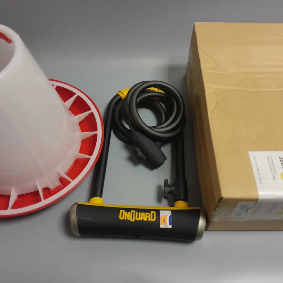 LOT OF 4 ASSORTED ITEMS TO INCLUDE 3KG POULTRY FEEDER, TONER CARTRIDGE AND SECURITY LOCKS