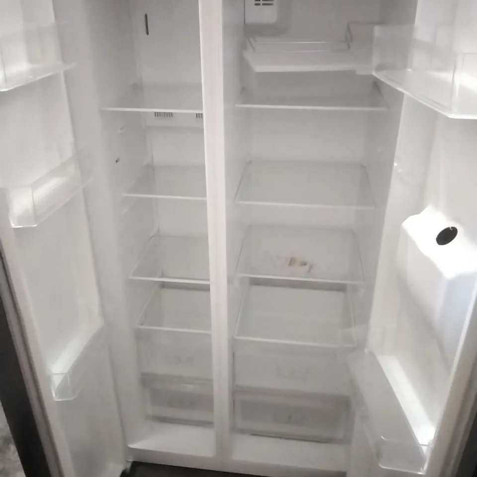 SWAN
SR750170I 90CM WIDE TOTAL NO FROST AMERICAN STYLE FRIDGE FREEZER - INOX