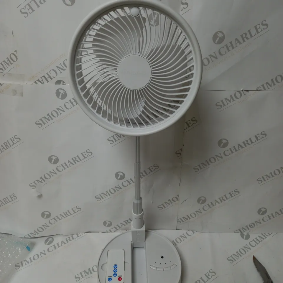 BELL & HOWELL OSCILLATING FOLDING RECHARGEABLE FAN, WHITE
