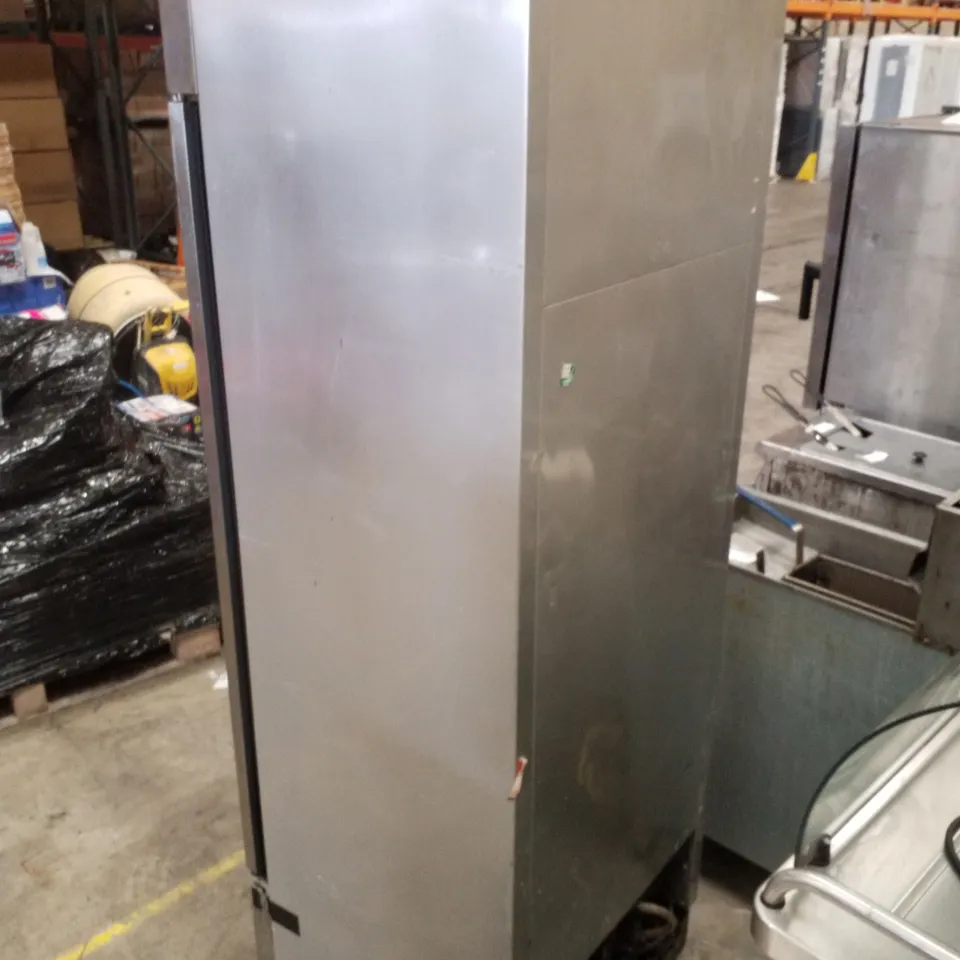 True T-19FZ Upright Refrigerator/Freezer – Stainless Steel, 230V