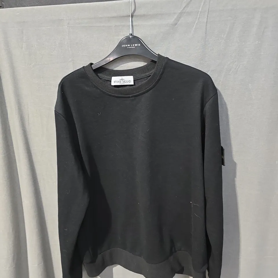STONE ISLAND BLACK CREWNECK SWEATSHIRT
