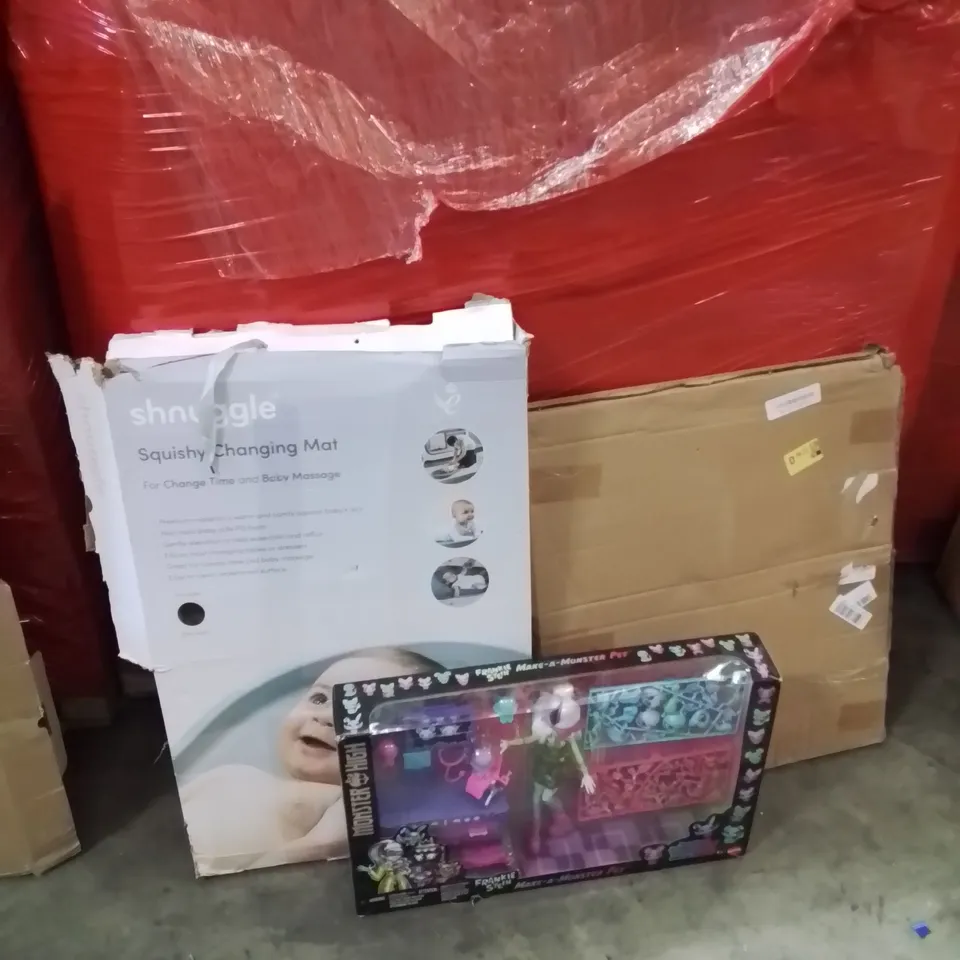 PALLET OF ASSORTED HOUSEHOLD GOODS AND PRODUCTS TO INCLUDE;BABY CHANGING MAT,KIDS MAKE A MONSTER TOY,DOG GRASS PAD
