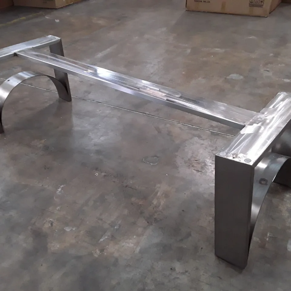METAL TABLE FRAME 