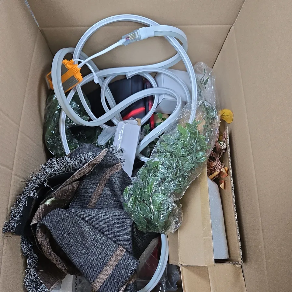 BOX OF APPROXIMATELY 15 ASSORTED HOUSEHOLD ITEMS TO INCLUDE PRAYER MAT, TRIANGLE SHELF UNIT AND WHITE ENVELOPES