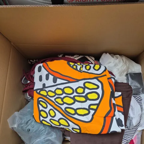BOX OF APPROXIMATELY 15 ASSORTED CLOTHING ITEMS IN DIFFERENT STYLES, SHAPES AND COLOURS