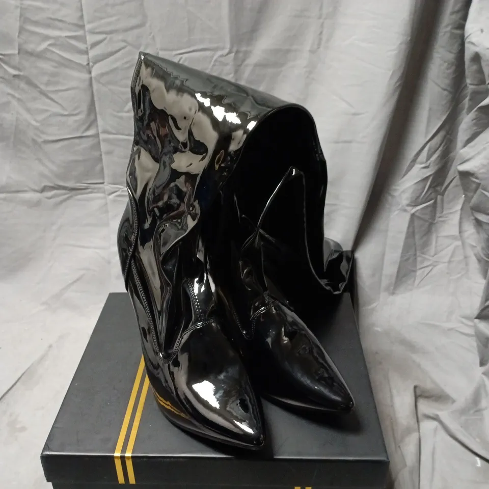 GOLDEN BEADS BLACK PATENT LEATHER THIGH-HIGH BOOTS WITH STILETTO HEELS SIZE 10