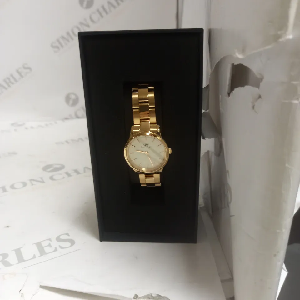 DANIEL WELLINGTON WRIST WATCH