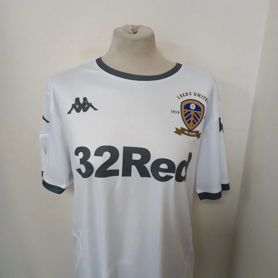 LEEDS UNITED FC HOME SHIRT WITH DALLAS 15 SIZE 15 L