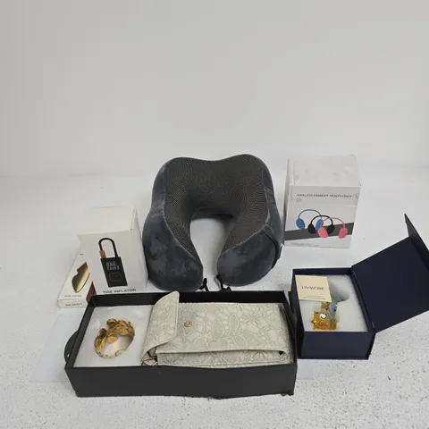 BOX OF APPROXIMATELY 10 ASSORTED ITEMS INCLUDING A NECK PILLOW, A COMFORT BRA AND A LIVMORE EYE & FACE CRYOSCULPTOR