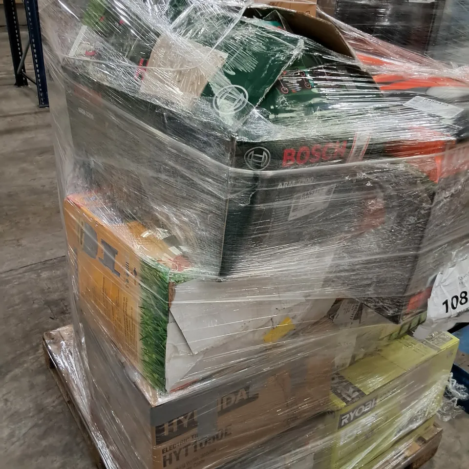 PALLET OF APPROXIMATELY 13 UNPROCESSED RAW RETURN HOUSEHOLD AND ELECTRICAL GOODS TO INCLUDE;