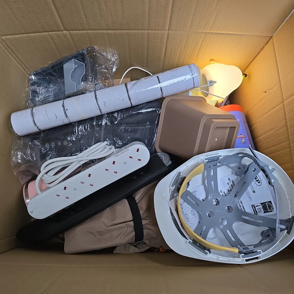 APPROXIMATELY 10 ASSORTED HOUSEHOLD PRODUCTS TOO INCLUDE TOUCH LIGHTS , WALLPAPER , WATER BOTTLES , ETC COLLECTION ONLY