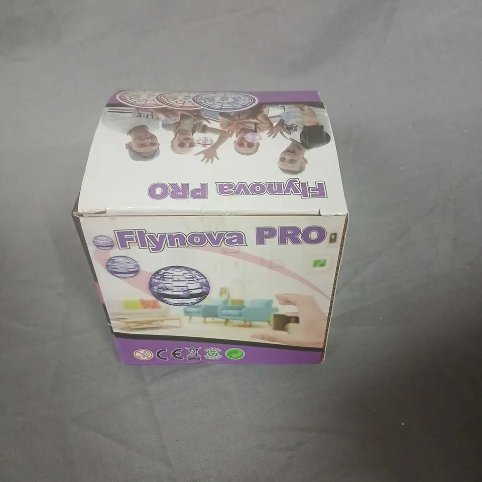 ELEVEN FLYNOVA PRO FLYING SPINNER – BOXED TOY