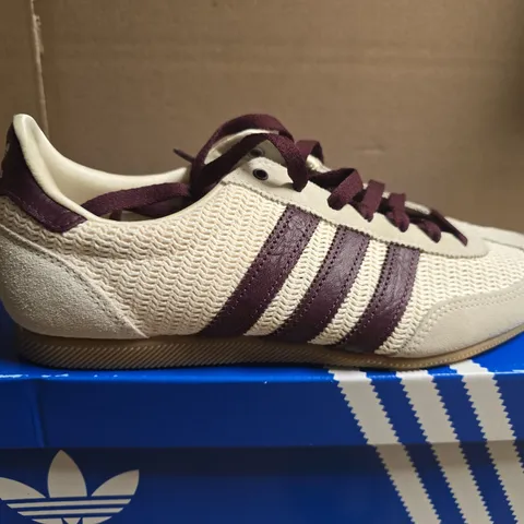 BOXED PAIR OF ADIDAS JAPAN WOMENS SNEAKER – UK 7