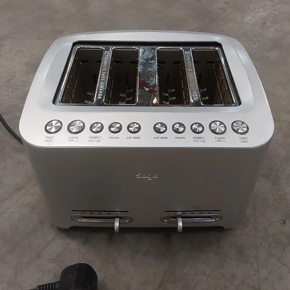 BOXED SAGE SMART 4-SLICE TOASTER RRP £179.99