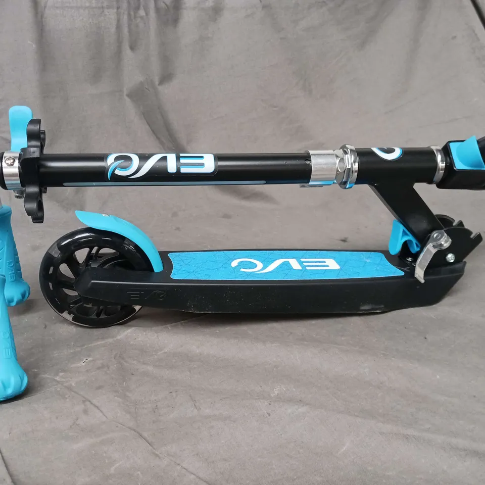 BOXED EVO LIGHT BLAST SCOOTER 