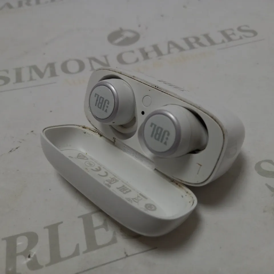 JBL LIVE 300TWS TRULY WIRELESS BLUETOOTH IN-EAR HEADPHONES