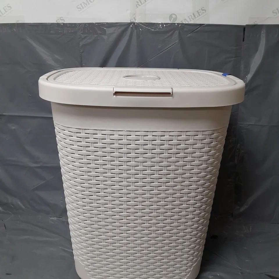 ADDIS 50-LITRE FAUX RATTAN LAUNDRY HAMPER  RRP £39.99