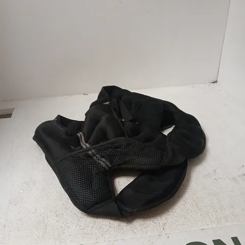 WEIGHT VEST AND 8KG DUMBELL