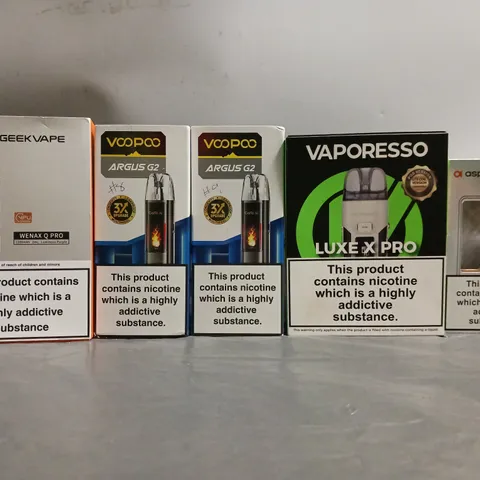 BOX OF APPROXIMATELY 15 ASSORTED E-CIGARETTES TO INCLUDE - GEEKVAPE , VAPORESSO , VOOPOO ETC