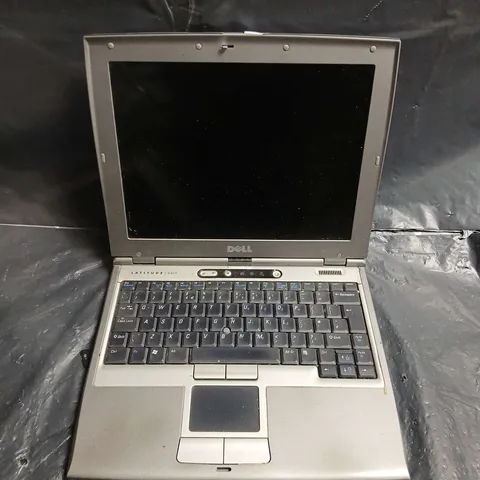 DELL LATITUDE D400 LAPTOP - MODEL UNSPECIFIED