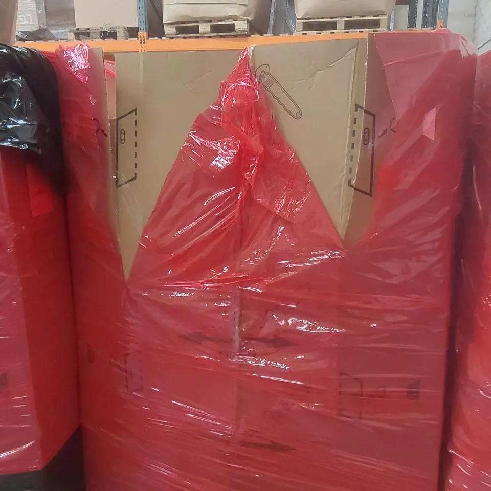 PALLET CONTAINING A LARGE QUANTITY OF ASSORTED ITEMS INCLUDING: TOKVON MIRROR CABINET, FOOTBALL BATTLE TOY, LARGE PLANTERS ECT