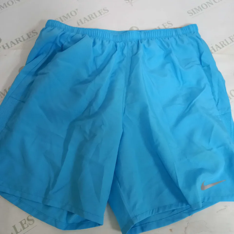NIKE DRI FIT STANDARD FIT 7 LENGTH SHORT - MEDIUM