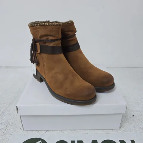 SHOES BY EMMA STOCKHOLM CAMEL BOOTS – UK 8