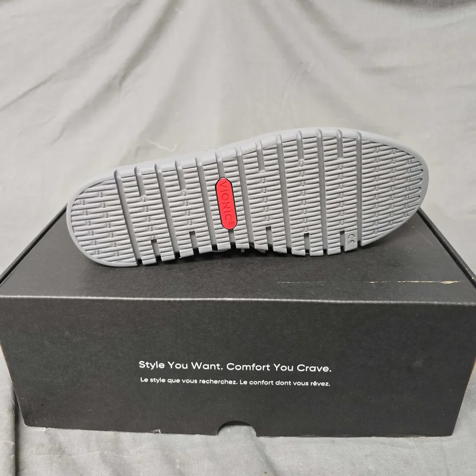 BOXED PAIR OF VIONIC UPTOWN SANDALS - 7