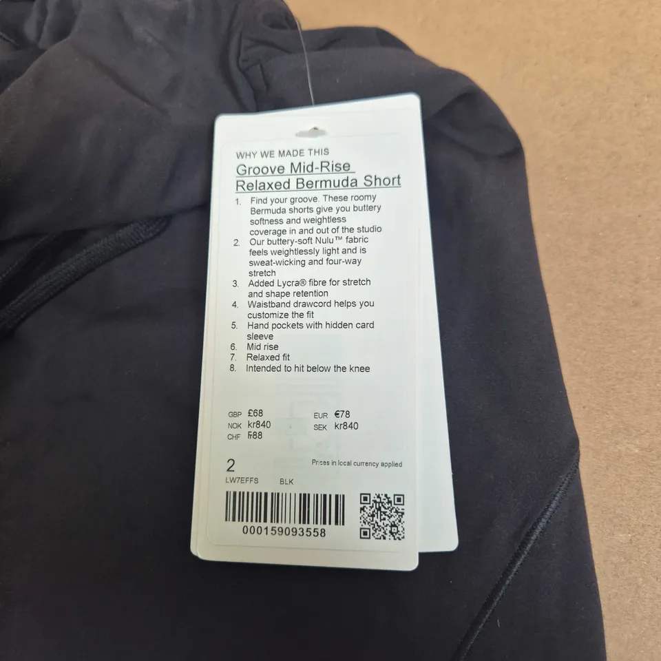 LULULEMON GROOVE MID-RISE RELAXED BERMUDA SHORT – BLACK, UK 6 (US 2)