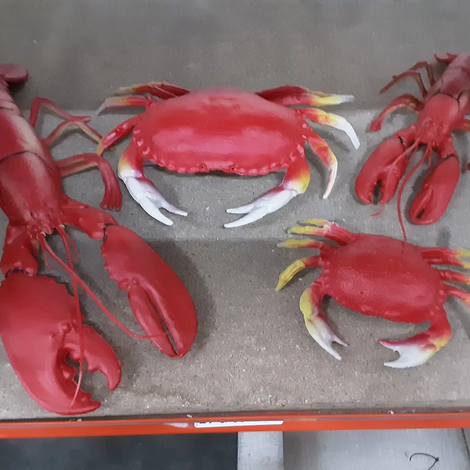BOXED FAKE LOBSTER AND CRAB TOYS 
