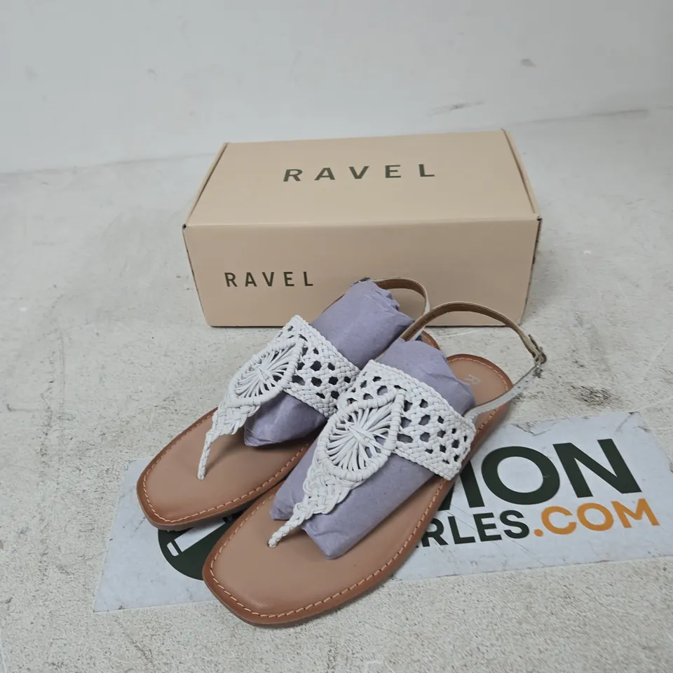 RAVEL ROXBY WHITE LEATHER SANDALS – UK 8 (EUR 41)