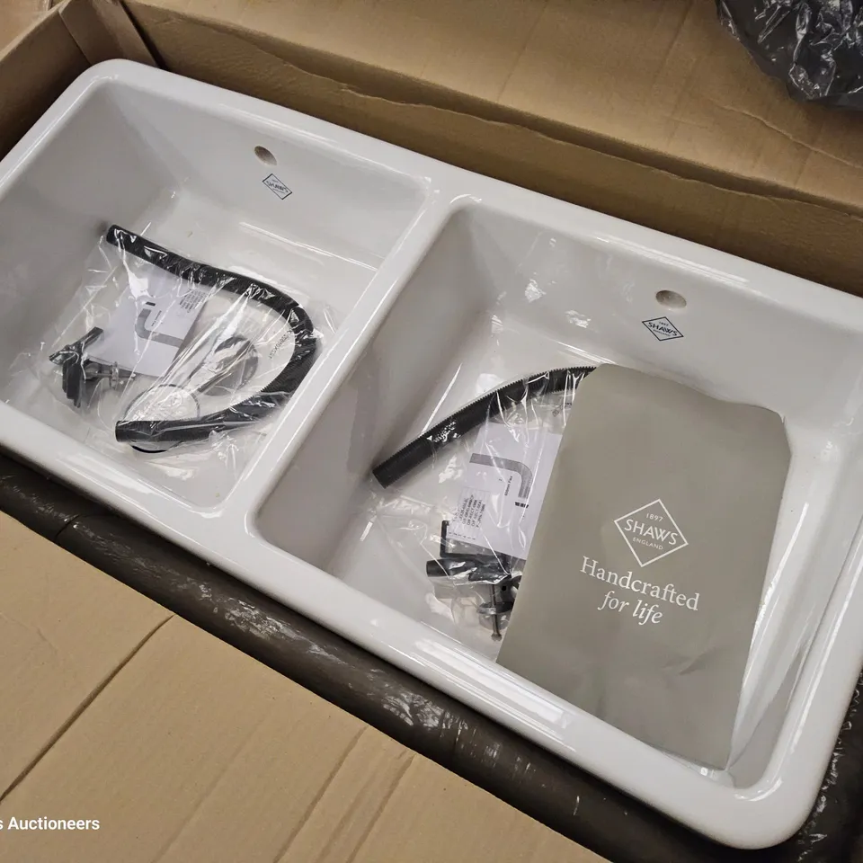 BOXED SHAWS CLASSDOU DOUBLE WHITE CERAMIC SINK SCLD101WH