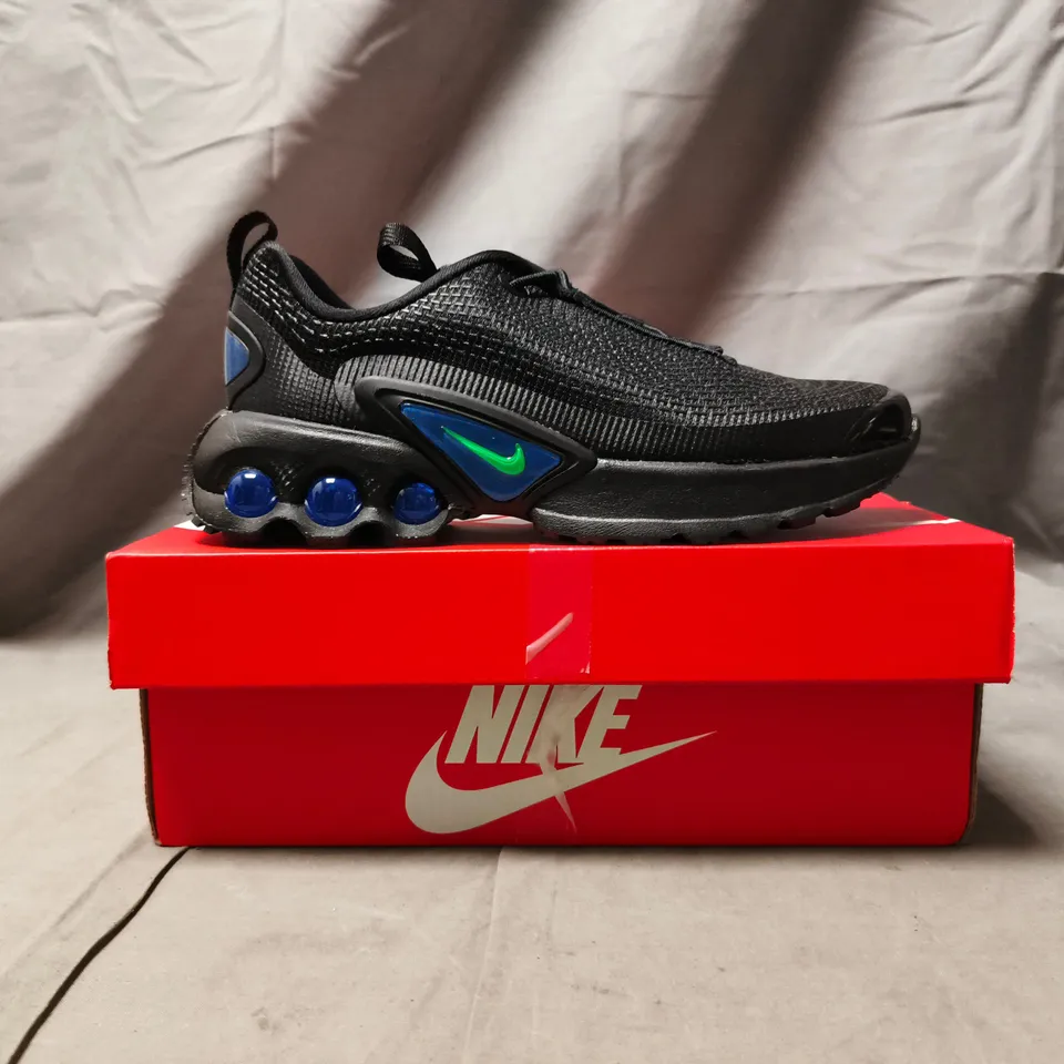 BOXED PAIR OF NIKE AIR MAX DN SHOES IN BLACK SIZE UK 2.5
