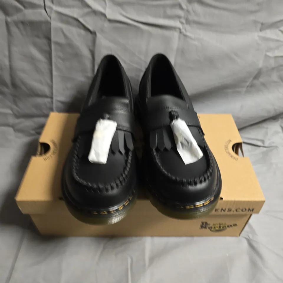 BOXED PAIR OF DR.MARTENS ADRIAN JUNIOR SHOES - UK SIZE 2.5 - KIDS 