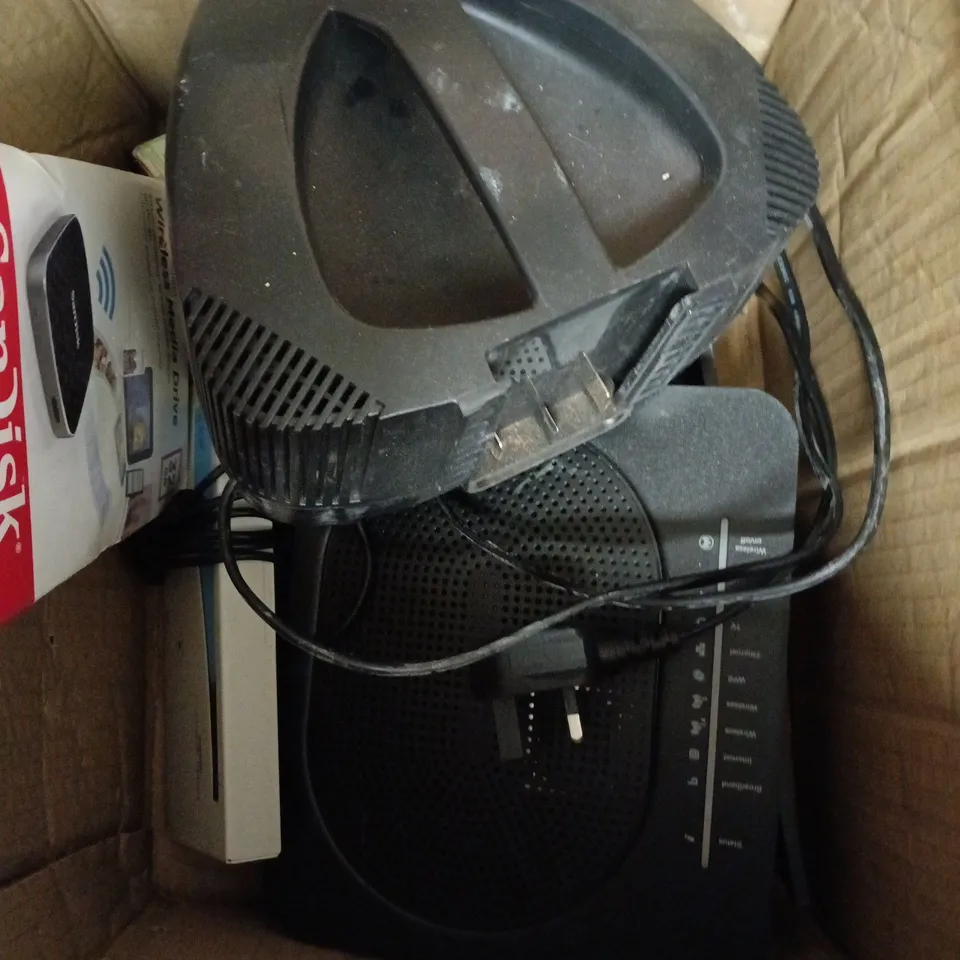 APPROXIMATELY 10 ASSORTED ELECTRICAL PRODUCTS TO INCLUDE WIRELESS MEDIA SHARE, USB WEBCAM, BOSCH BATTERY ETC 