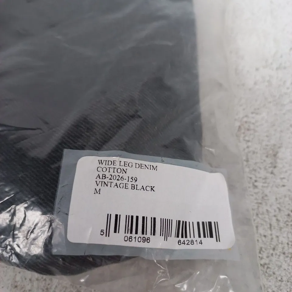 BAGGED ABOUT:BLANK WIDE LEG DENIM JEANS - SIZE M