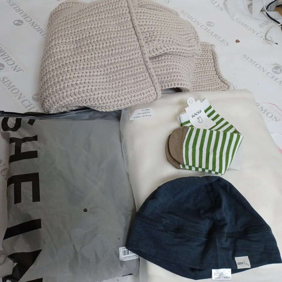 BOX OF APPROXIMATELY 20 ASSORTED CLOTHING ITEMS TO INCLUDE ALBION HAT, SHEIN TOP, H&M JUMPER ETC