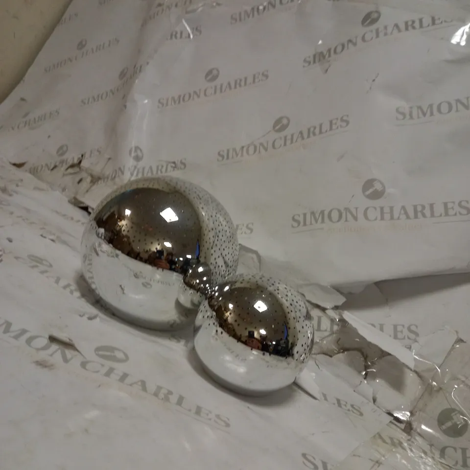 K BY KELLY HOPPEN SET OF SPHERES